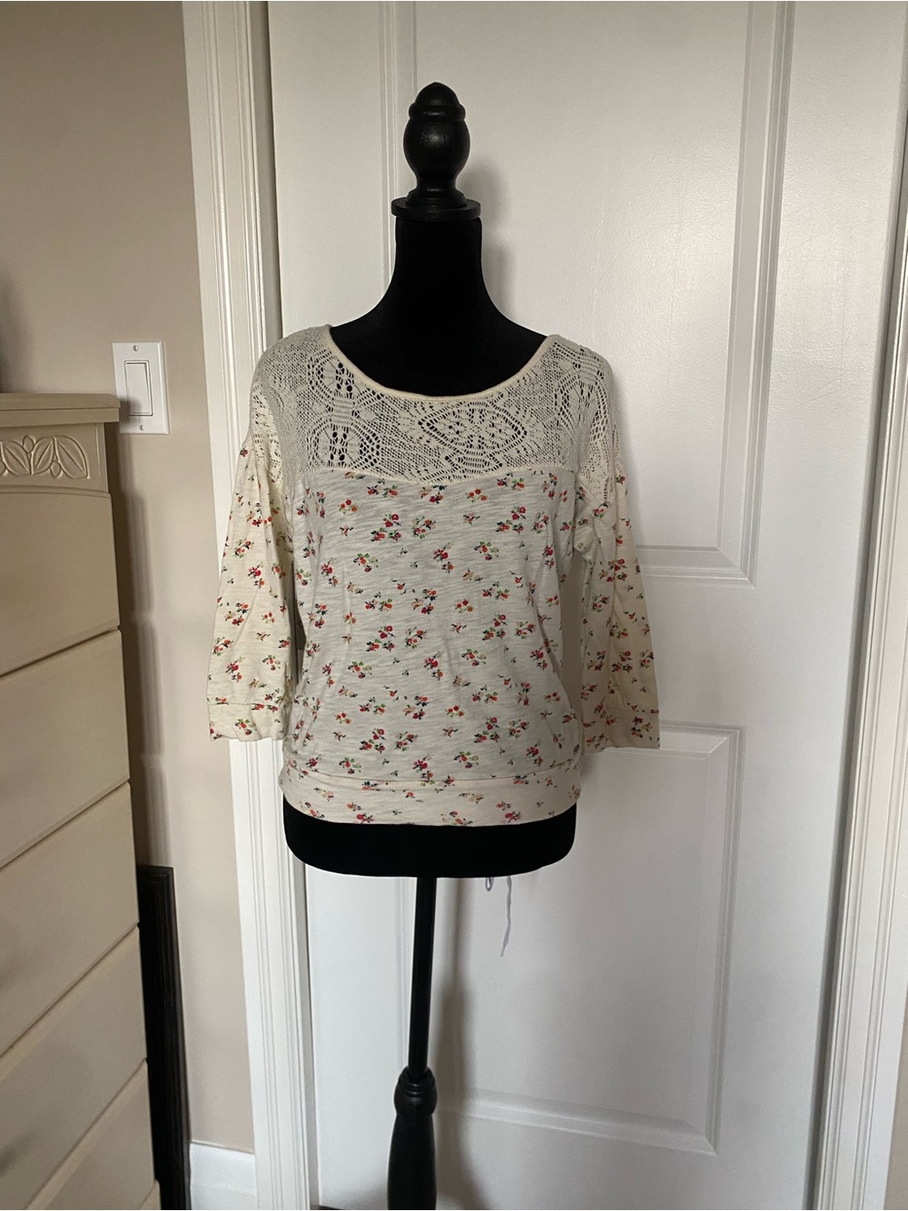 2010s Garage Cream Floral Lace-Yoke Women's Top